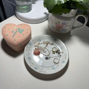 Vintage Jewelry Organizer